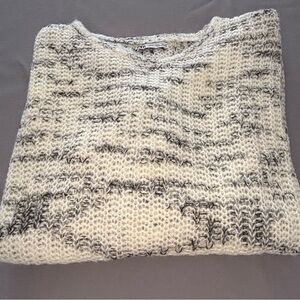 Zara Textured Cream and Gray Sweater